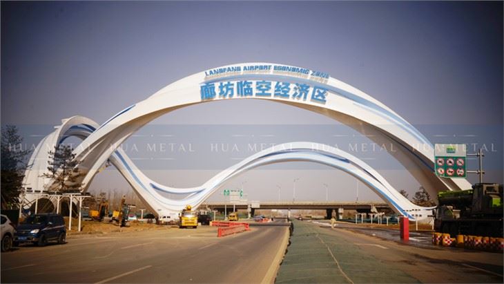 Patung Gerbang Stainless Steel